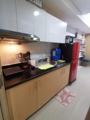 Cozy 1bed room w balcony condo Fully furnished